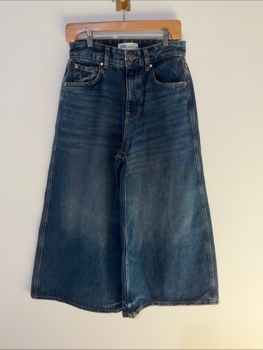 Zara Mid Wash Wide-Leg High-Rise Jeans size 4